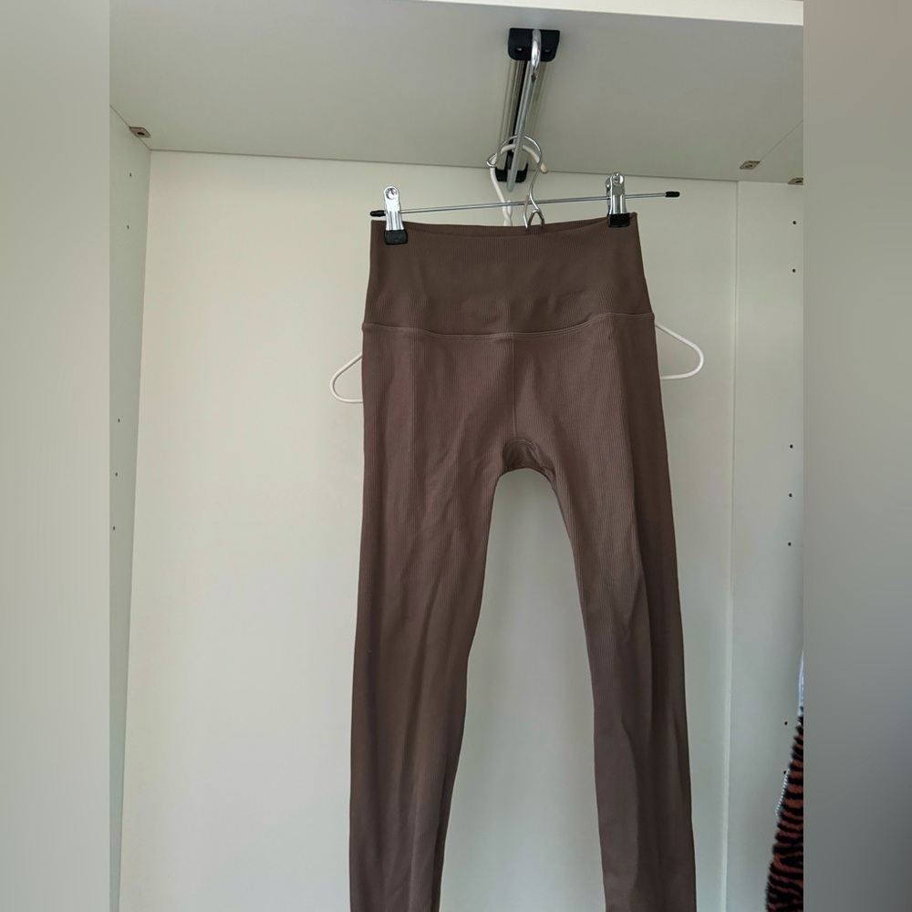 Ribbed Alo Yoga leggings